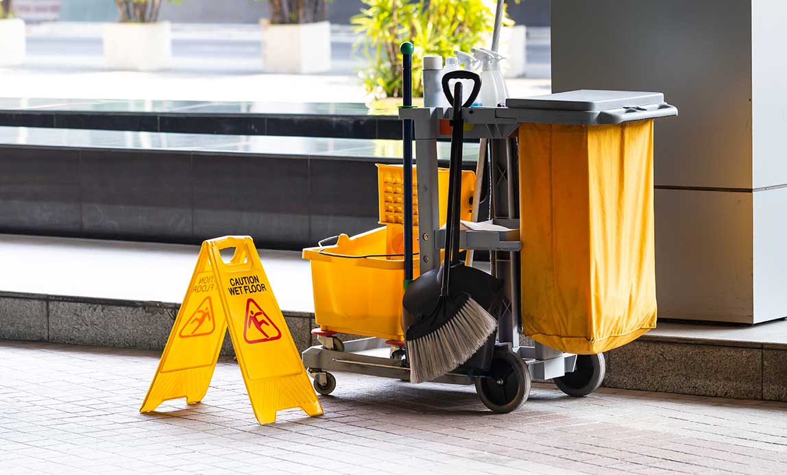 facility-supplies-equipment-cleaning-cart